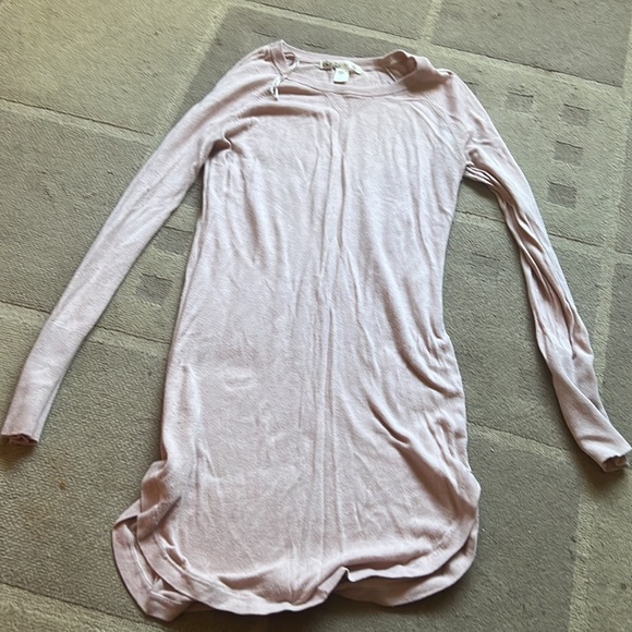 Lot of 3 Winter Sweaters and Long Sleeve for $10 - Picture 3 of 3